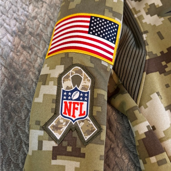 Men’s Nike New England Patriots On Field Camo Sweatshirt with Pockets Size Small - Picture 4 of 9